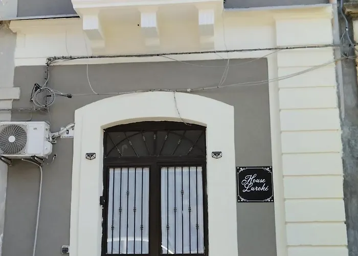 House Luroke Lägenhet *